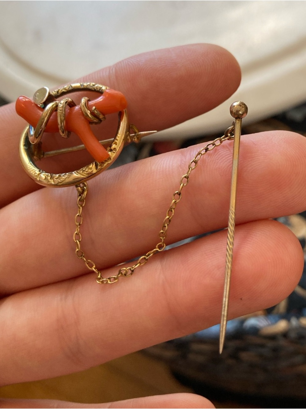 Antique Victorian Coral Love Knot Brooch & Safety Chain Stick Pin - Picture 8 of 15